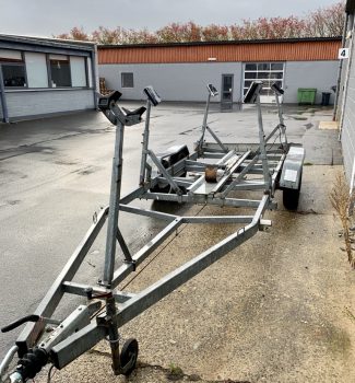 Knott H-båds-trailer sælges