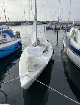H-båden LESS IS MORE fra 1990 sælges